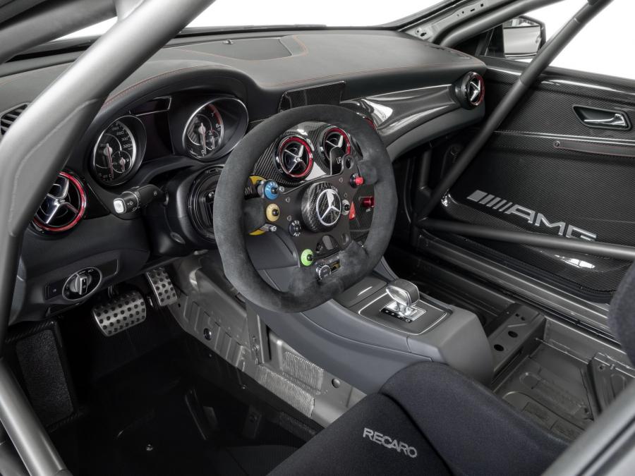  Mercedes-Benz CLA45 AMG Racing Series Concept 2013 года  (фото 12 из 22)